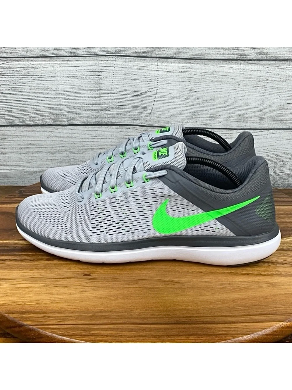 Nike Flex 2016 RN Gray Lime Green Trainer Running Shoe 830369-008 Men’s Size 11